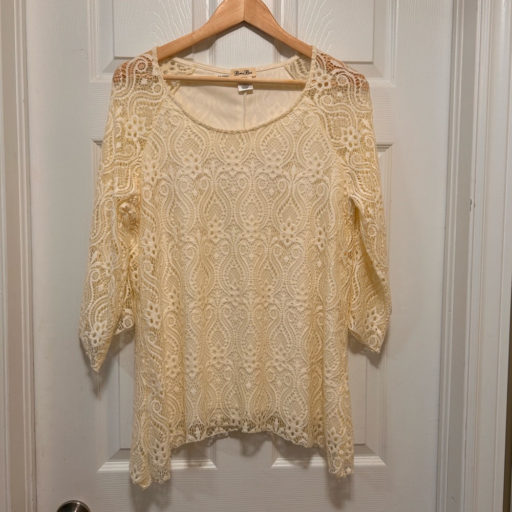 Brittany Black, off white, lace top, 3/4 sleeve, built in slip, size L.